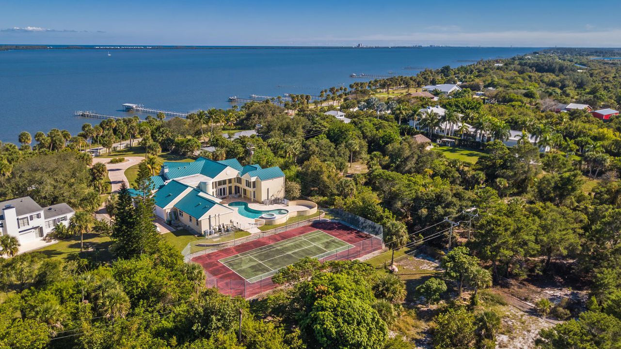 For Sale: $3,750,000 (8 beds, 5 baths, 7389 Square Feet)