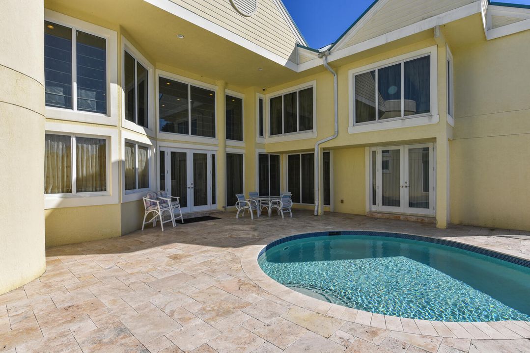 For Sale: $3,750,000 (8 beds, 5 baths, 7389 Square Feet)