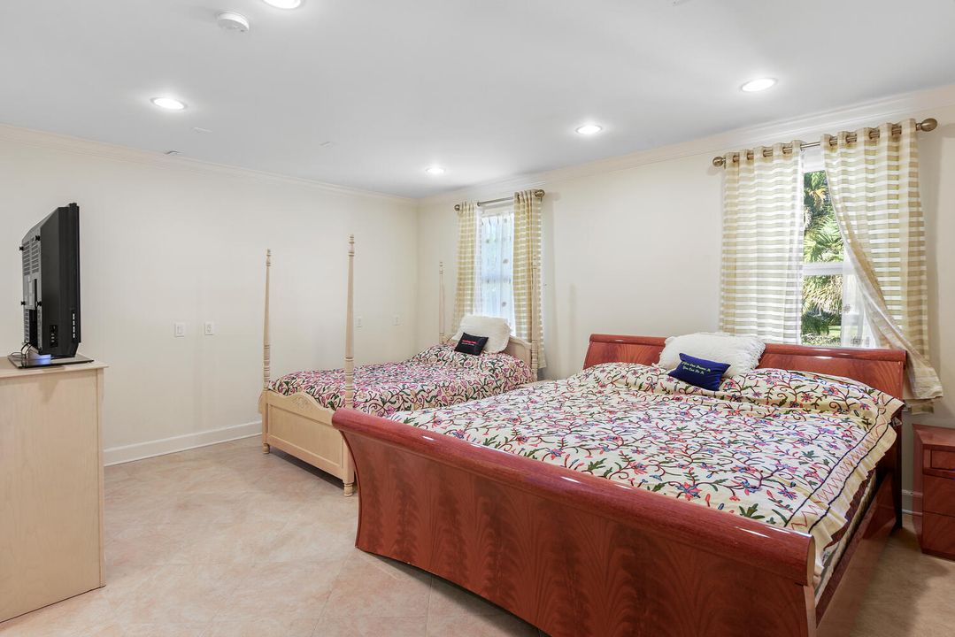 For Sale: $3,750,000 (8 beds, 5 baths, 7389 Square Feet)