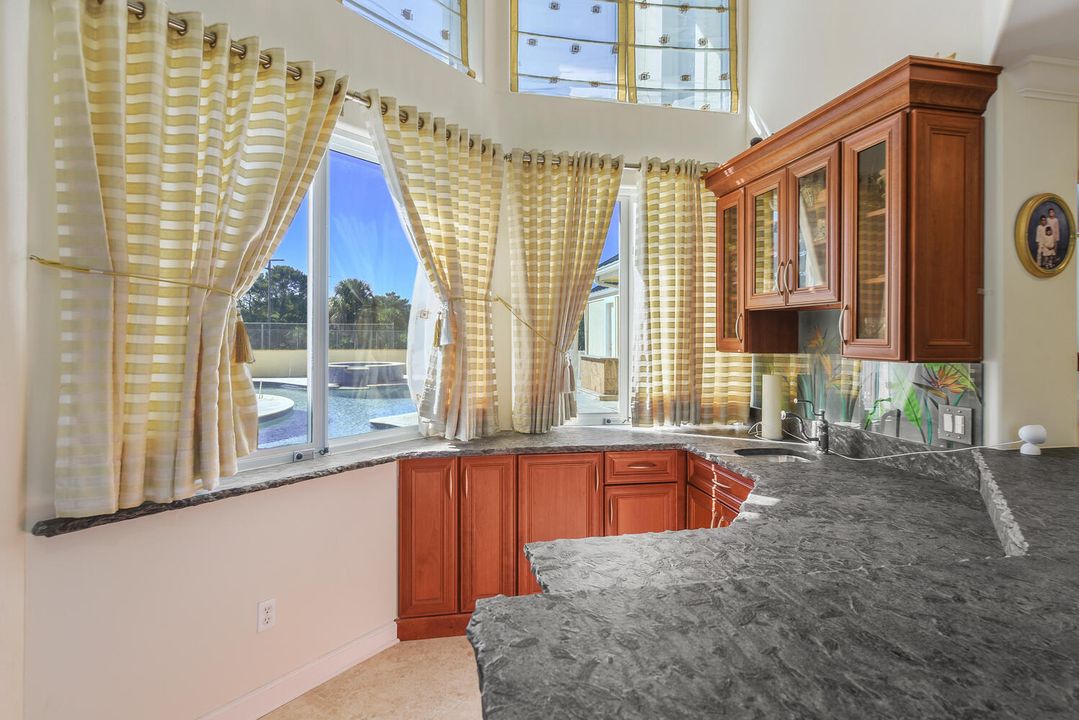 For Sale: $3,750,000 (8 beds, 5 baths, 7389 Square Feet)