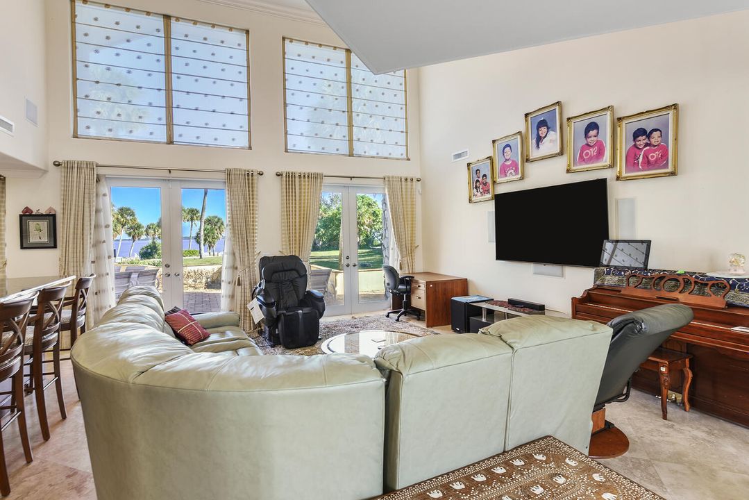 For Sale: $3,750,000 (8 beds, 5 baths, 7389 Square Feet)