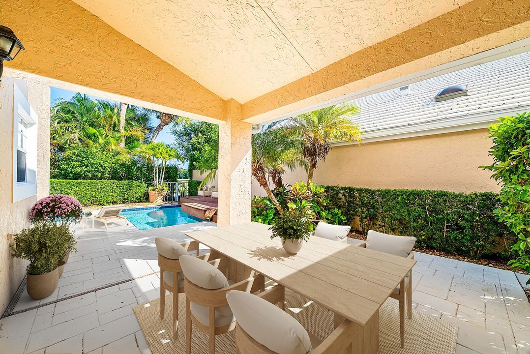 For Sale: $749,000 (3 beds, 2 baths, 1798 Square Feet)