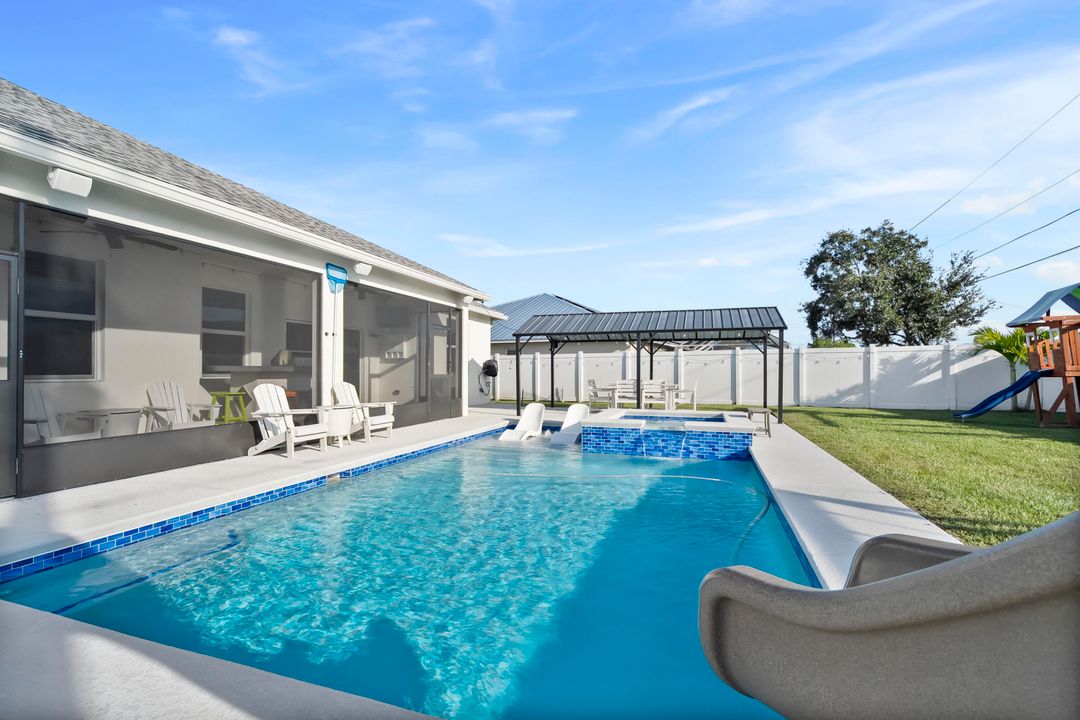 На продажу: $649,900 (5 спален, 3 ванн, 2265 Квадратных фут)