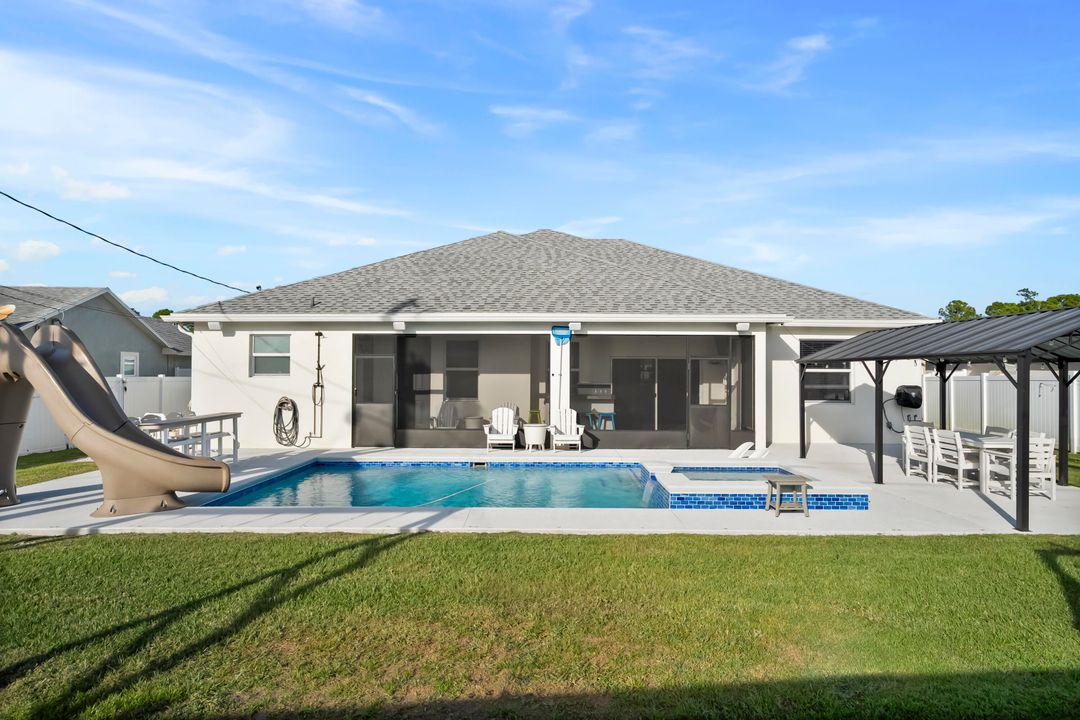 На продажу: $649,900 (5 спален, 3 ванн, 2265 Квадратных фут)