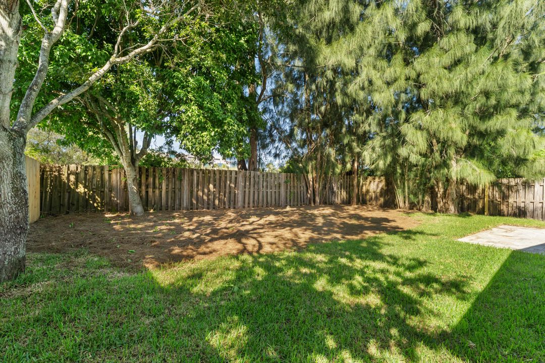 For Sale: $325,000 (3 beds, 1 baths, 1036 Square Feet)