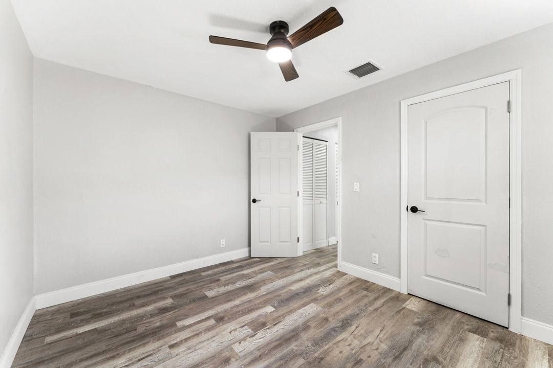 For Sale: $325,000 (3 beds, 1 baths, 1036 Square Feet)