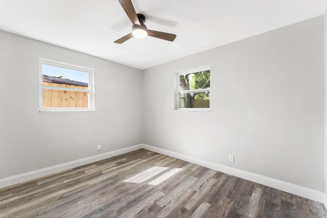 For Sale: $325,000 (3 beds, 1 baths, 1036 Square Feet)