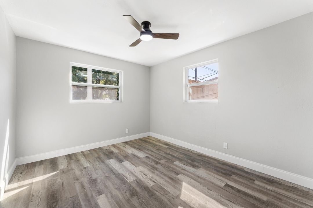 For Sale: $325,000 (3 beds, 1 baths, 1036 Square Feet)