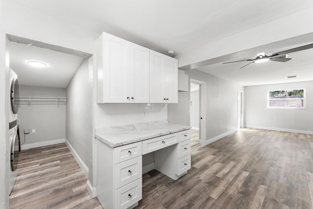 For Sale: $325,000 (3 beds, 1 baths, 1036 Square Feet)