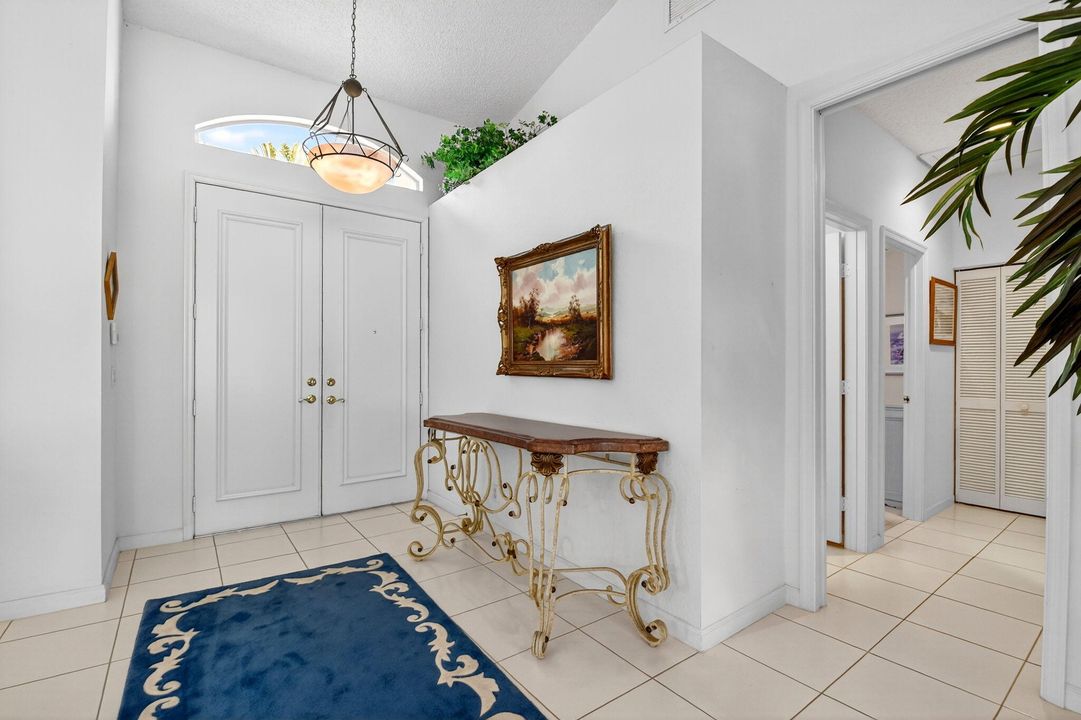 For Sale: $320,000 (3 beds, 2 baths, 2212 Square Feet)