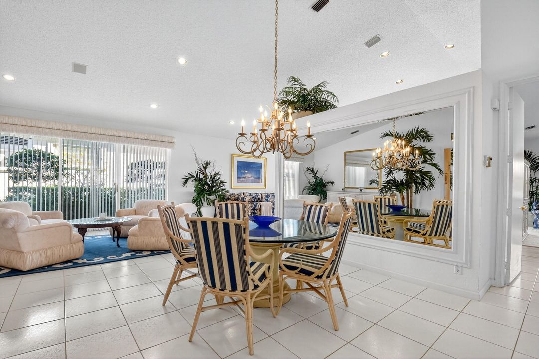 For Sale: $320,000 (3 beds, 2 baths, 2212 Square Feet)