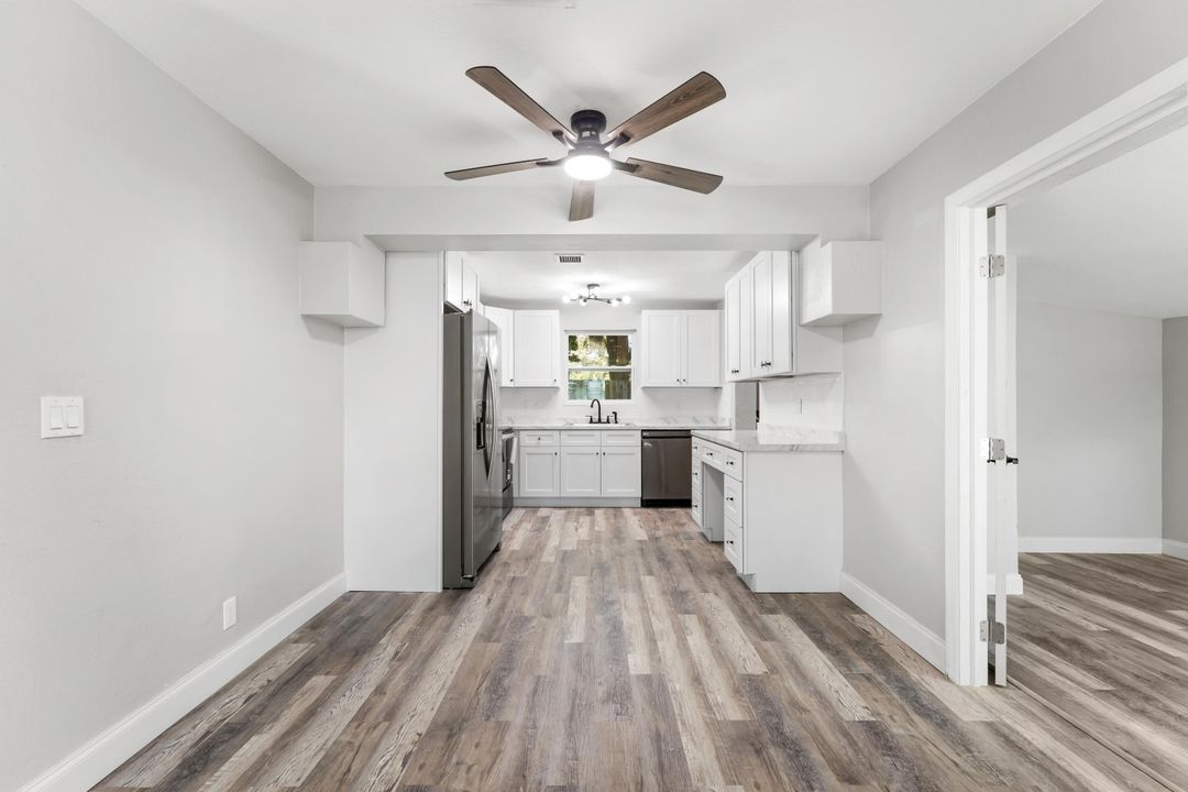 For Sale: $325,000 (3 beds, 1 baths, 1036 Square Feet)