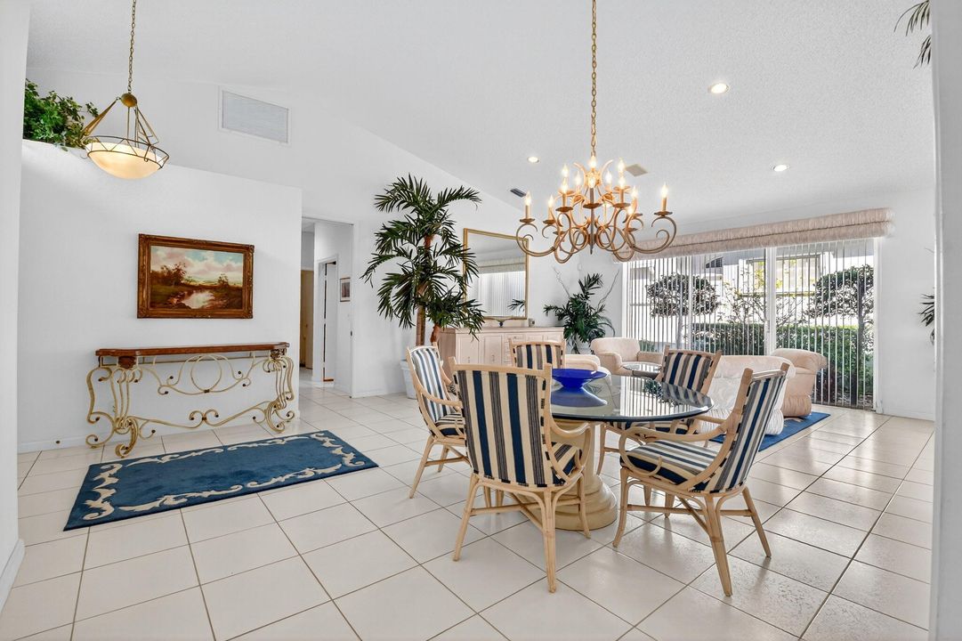 For Sale: $320,000 (3 beds, 2 baths, 2212 Square Feet)