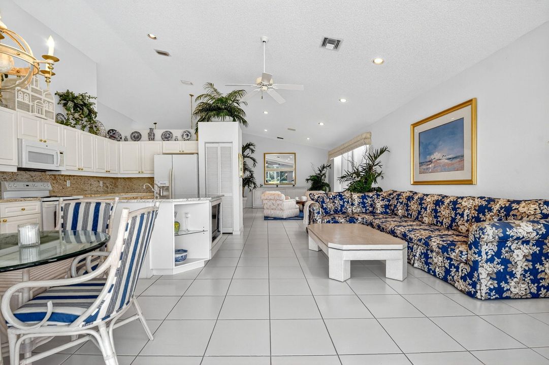 For Sale: $320,000 (3 beds, 2 baths, 2212 Square Feet)