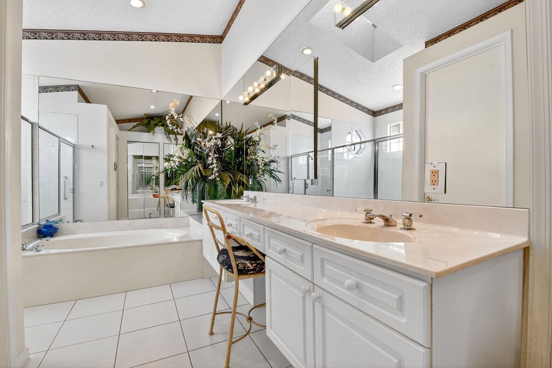 For Sale: $320,000 (3 beds, 2 baths, 2212 Square Feet)