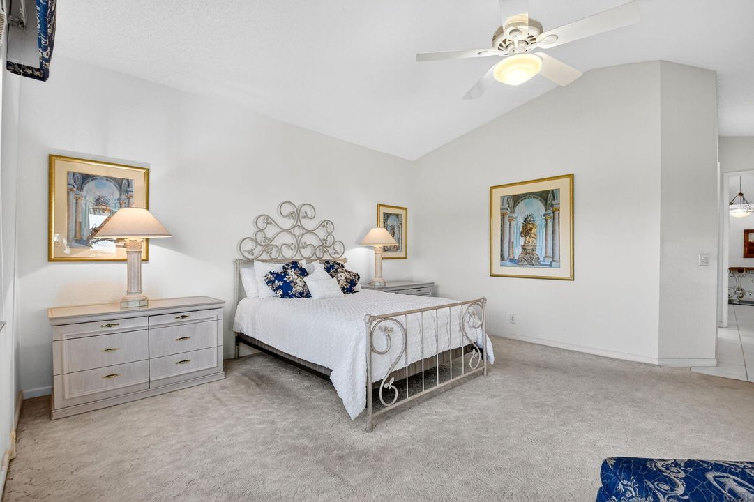 For Sale: $320,000 (3 beds, 2 baths, 2212 Square Feet)