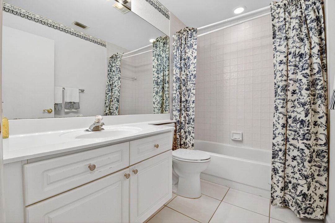 For Sale: $320,000 (3 beds, 2 baths, 2212 Square Feet)