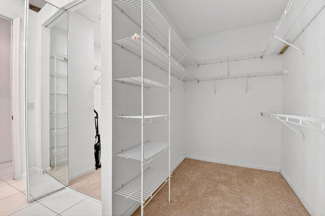 For Sale: $320,000 (3 beds, 2 baths, 2212 Square Feet)