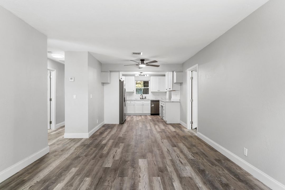 For Sale: $325,000 (3 beds, 1 baths, 1036 Square Feet)