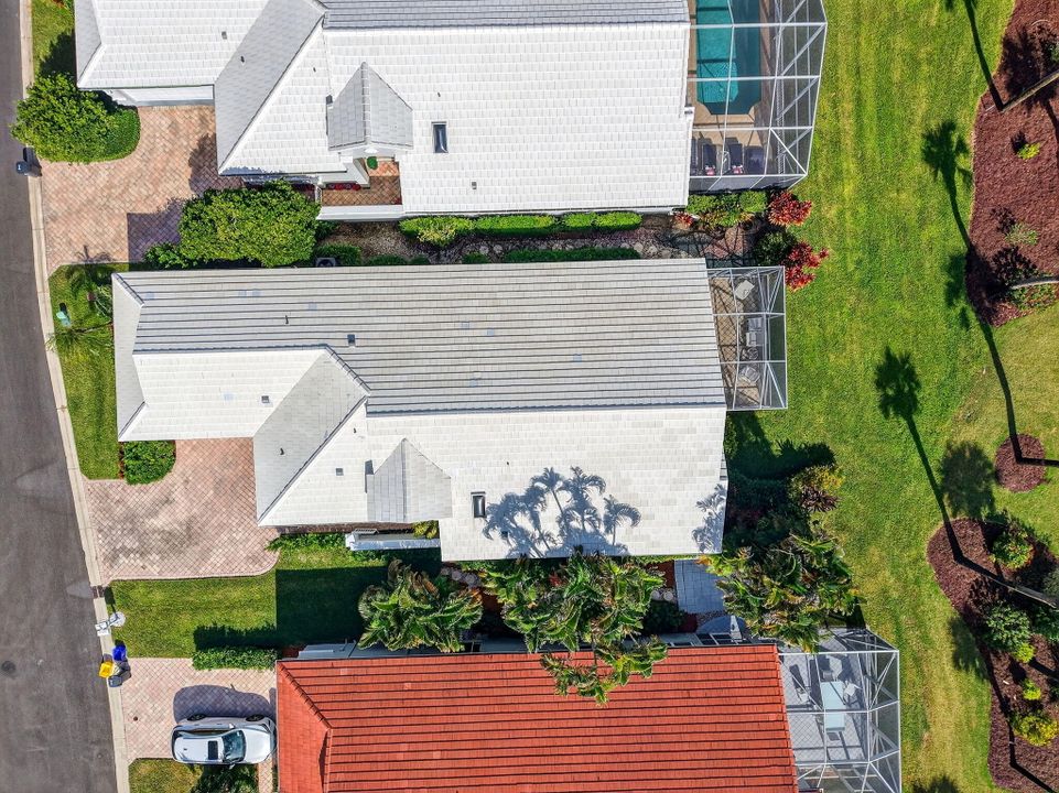 For Sale: $320,000 (3 beds, 2 baths, 2212 Square Feet)