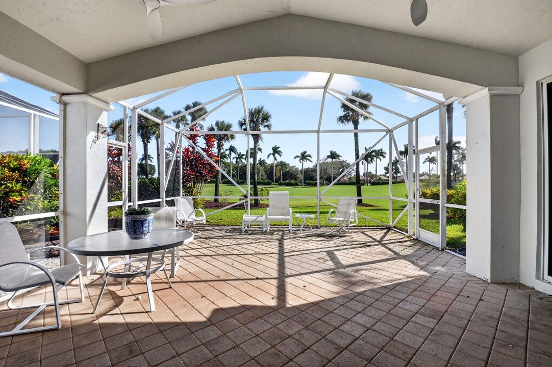 For Sale: $320,000 (3 beds, 2 baths, 2212 Square Feet)