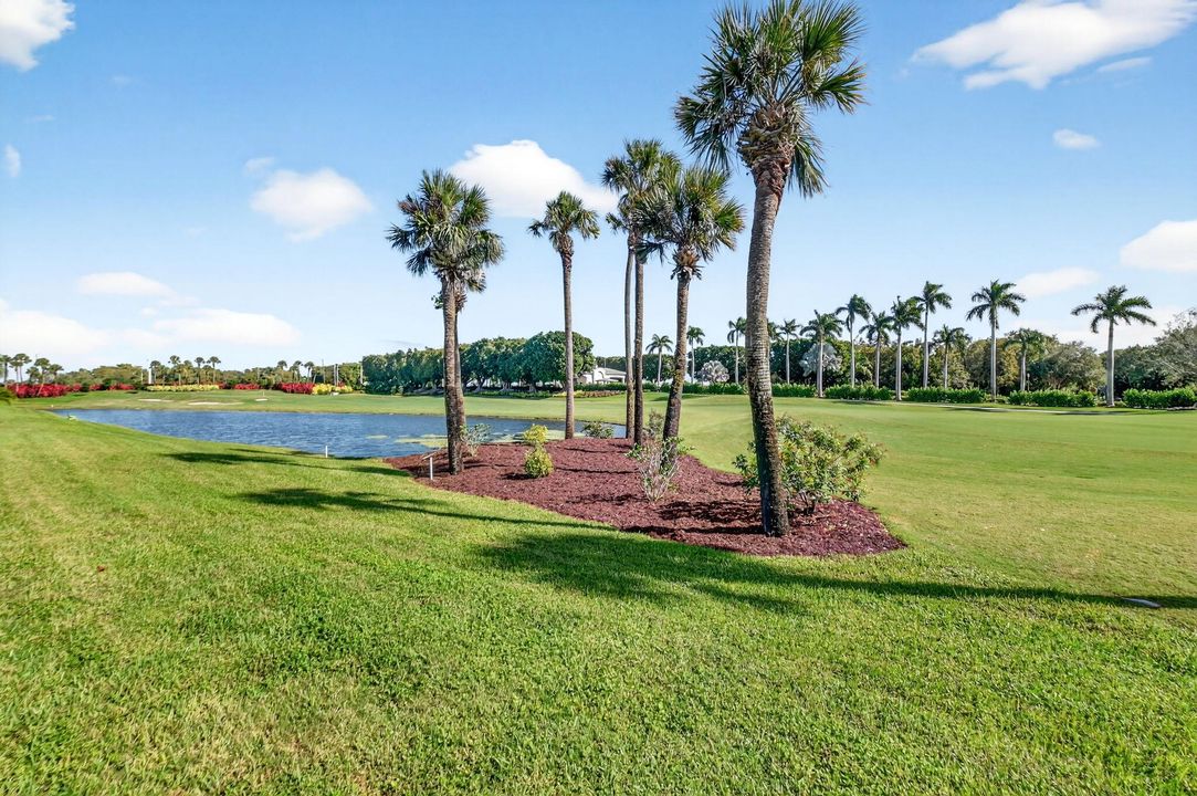 For Sale: $320,000 (3 beds, 2 baths, 2212 Square Feet)