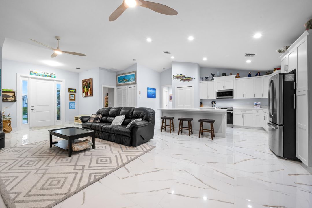 Active With Contract: $447,000 (4 beds, 2 baths, 1883 Square Feet)