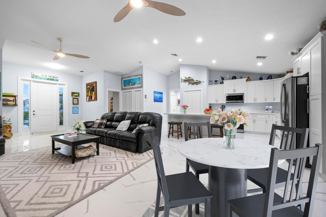 Active With Contract: $447,000 (4 beds, 2 baths, 1883 Square Feet)