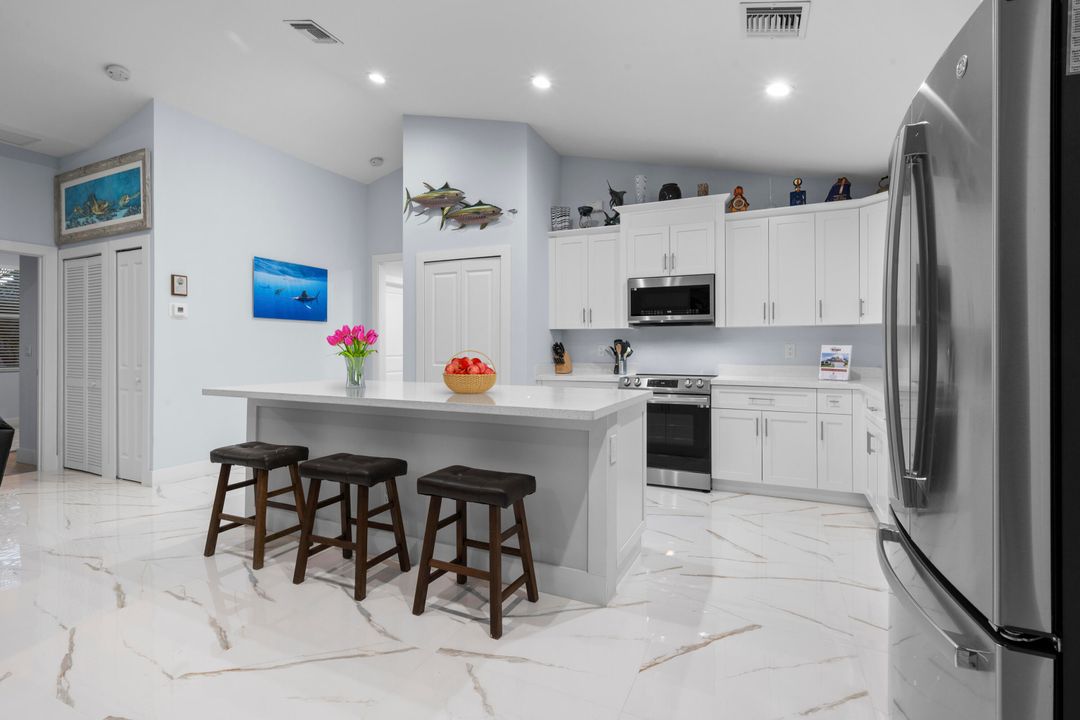 Active With Contract: $447,000 (4 beds, 2 baths, 1883 Square Feet)