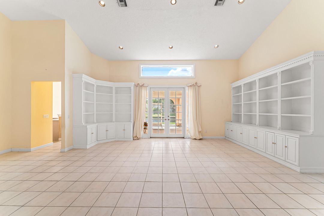 Active With Contract: $700,000 (4 beds, 2 baths, 2619 Square Feet)