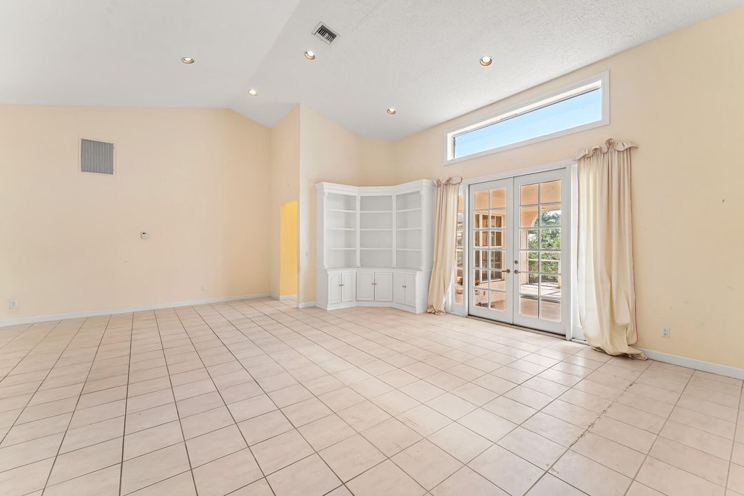 Active With Contract: $700,000 (4 beds, 2 baths, 2619 Square Feet)