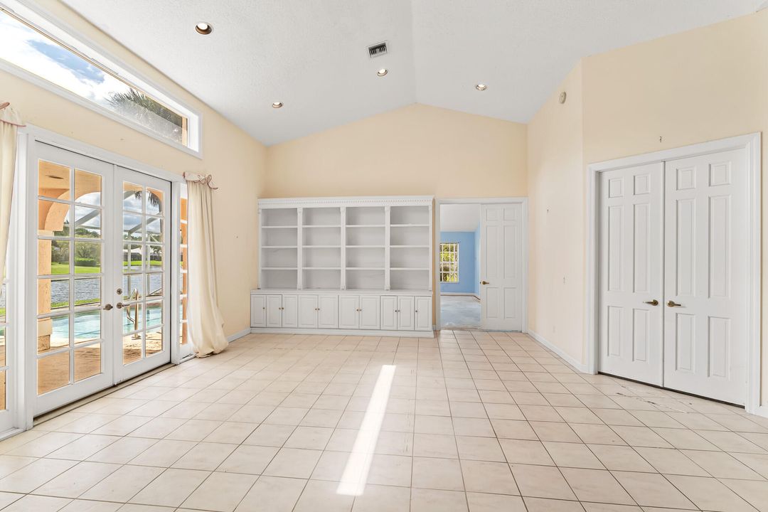 Active With Contract: $700,000 (4 beds, 2 baths, 2619 Square Feet)