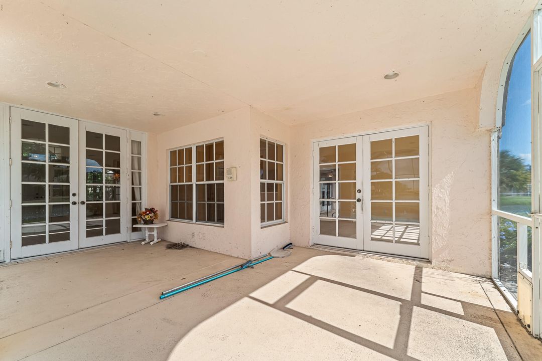 Active With Contract: $700,000 (4 beds, 2 baths, 2619 Square Feet)