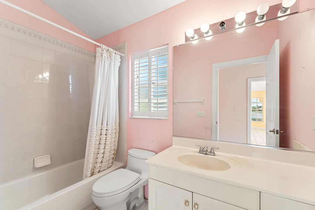 Active With Contract: $700,000 (4 beds, 2 baths, 2619 Square Feet)