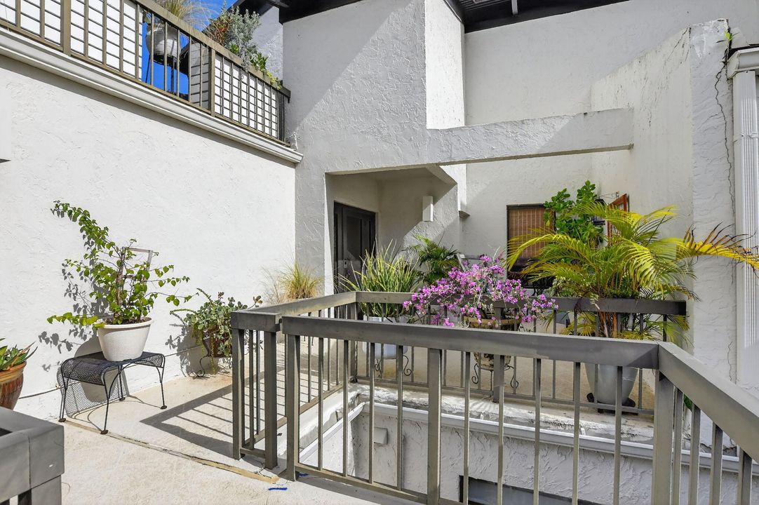 Active With Contract: $539,000 (2 beds, 2 baths, 1731 Square Feet)