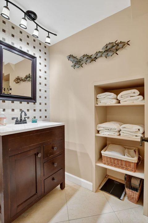 Active With Contract: $539,000 (2 beds, 2 baths, 1731 Square Feet)