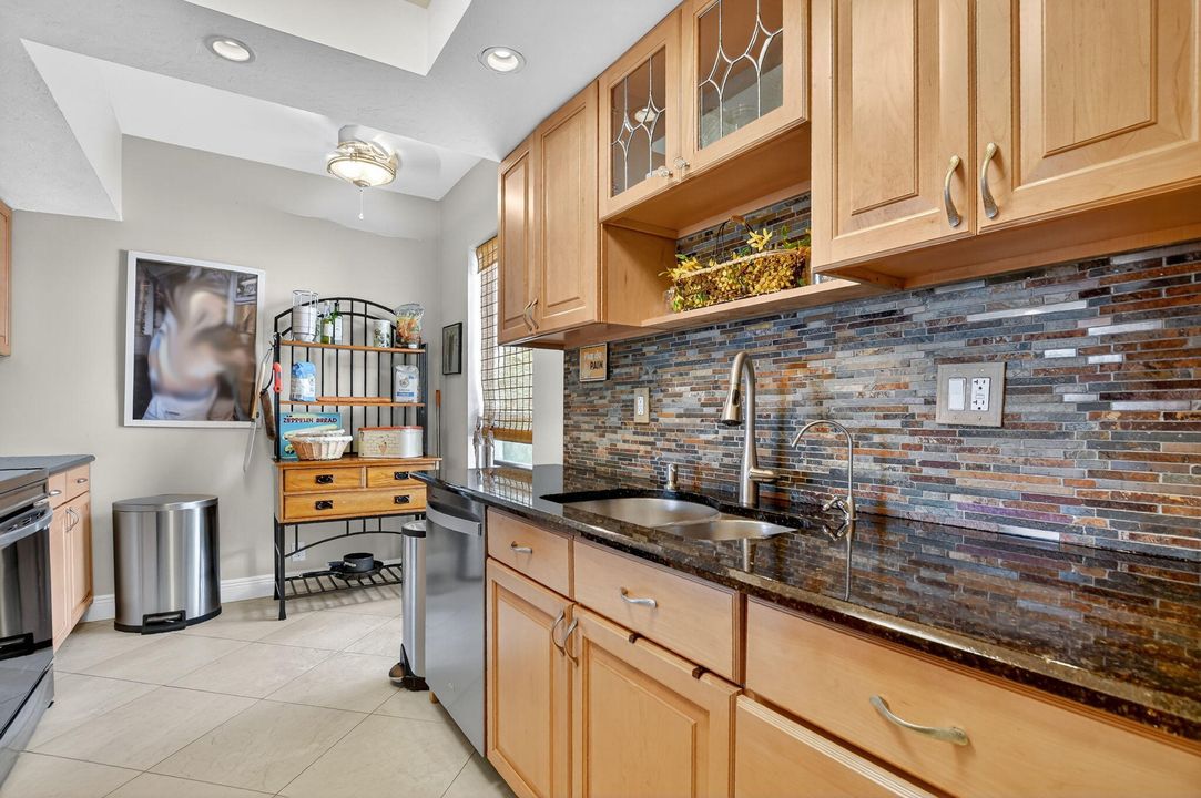 Active With Contract: $539,000 (2 beds, 2 baths, 1731 Square Feet)