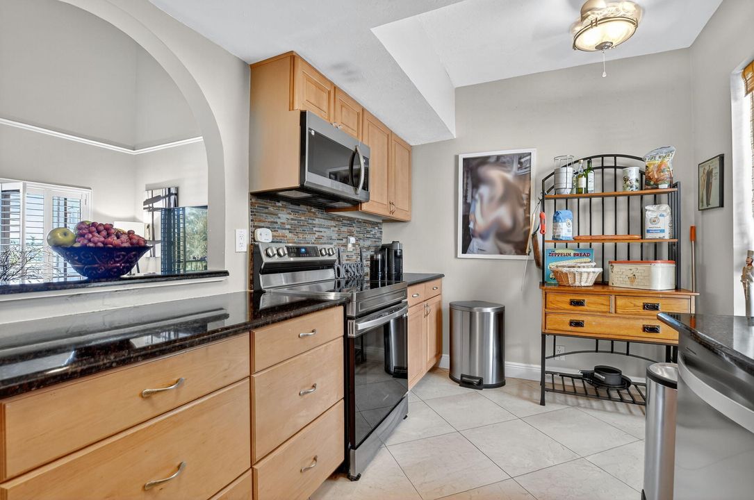 Active With Contract: $539,000 (2 beds, 2 baths, 1731 Square Feet)