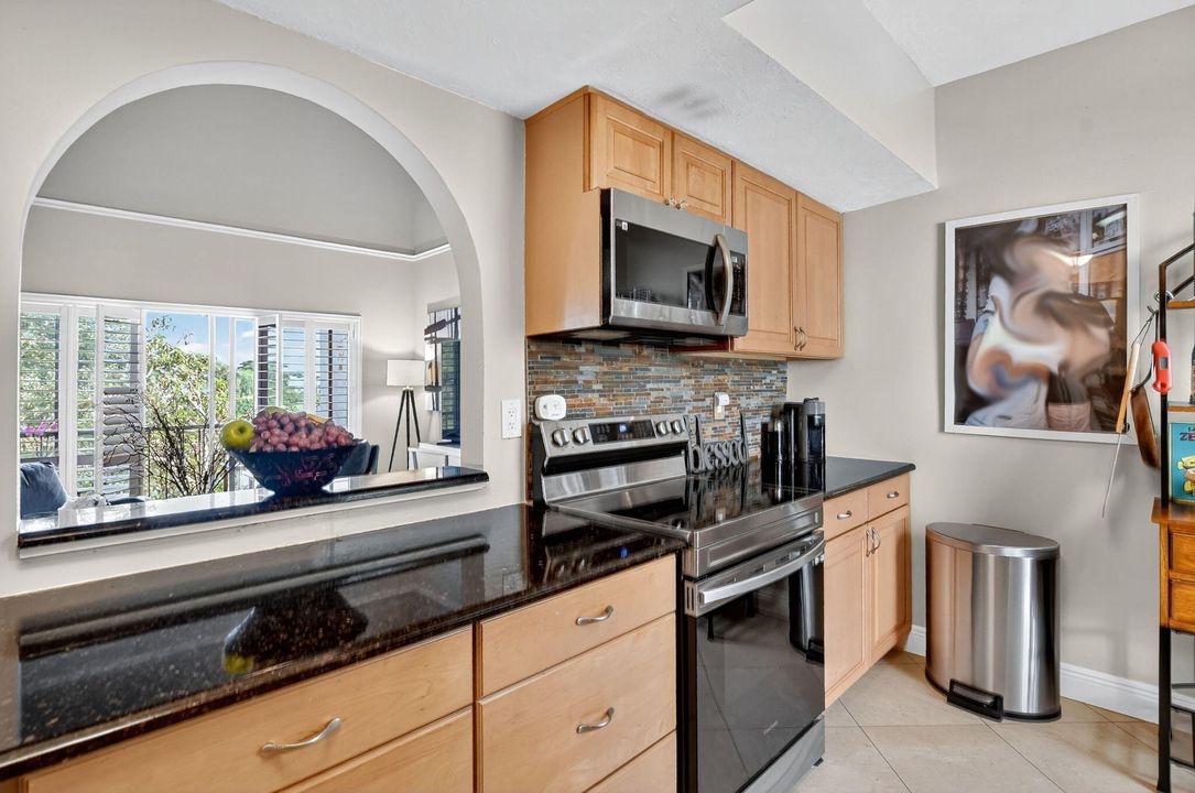 Active With Contract: $539,000 (2 beds, 2 baths, 1731 Square Feet)