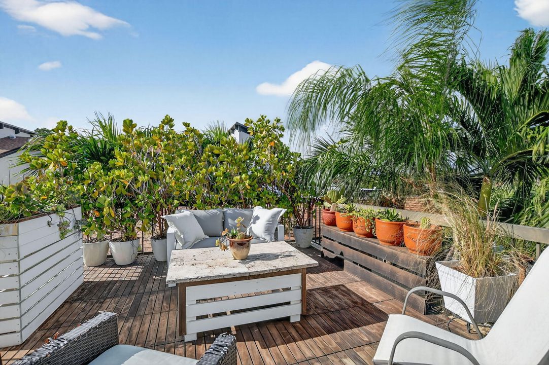 Active With Contract: $539,000 (2 beds, 2 baths, 1731 Square Feet)