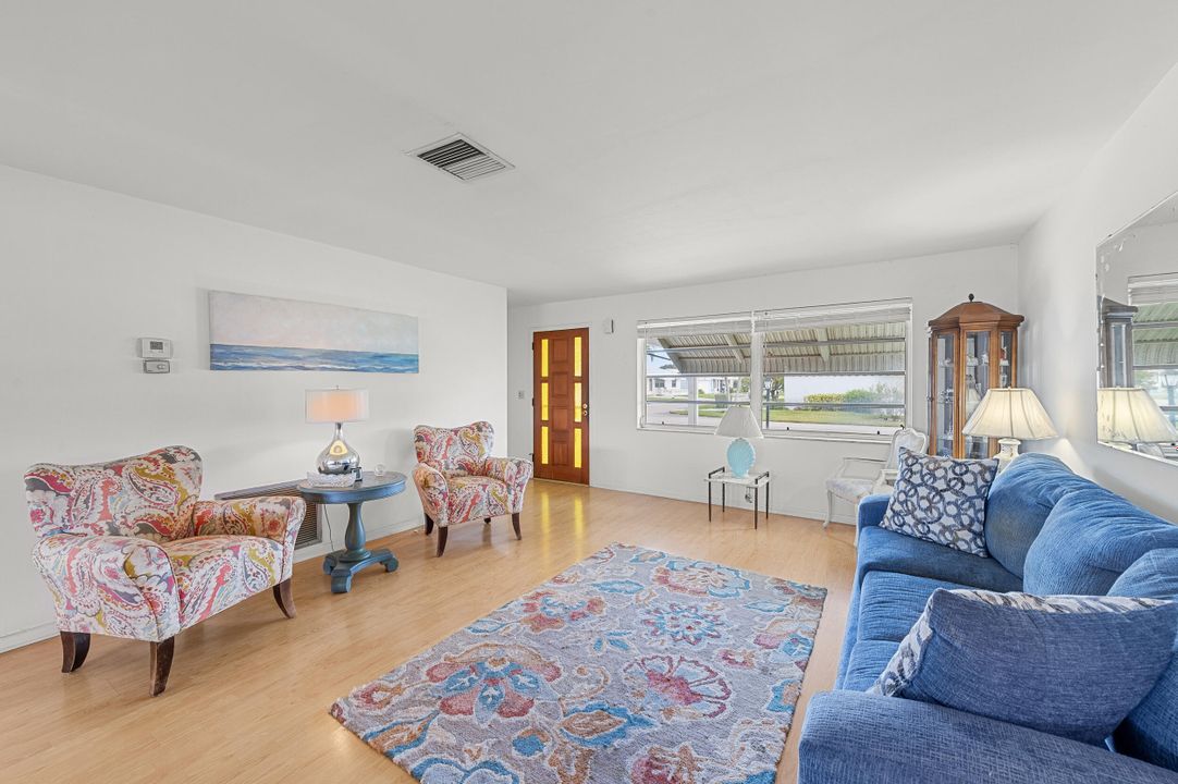 En Venta: $355,000 (2 camas, 2 baños, 1288 Pies cuadrados)