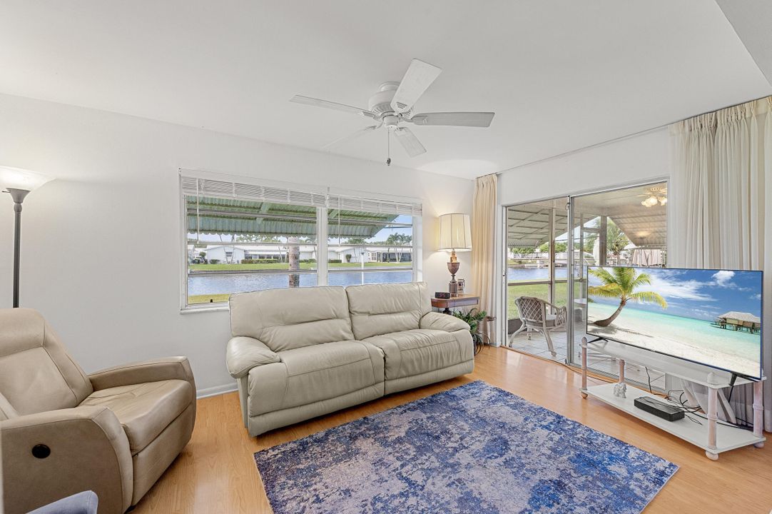 En Venta: $355,000 (2 camas, 2 baños, 1288 Pies cuadrados)