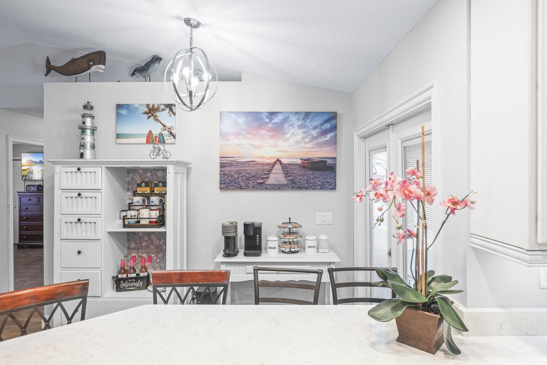 For Sale: $425,000 (3 beds, 2 baths, 1886 Square Feet)