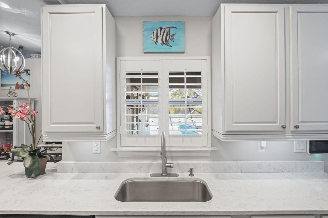 For Sale: $425,000 (3 beds, 2 baths, 1886 Square Feet)