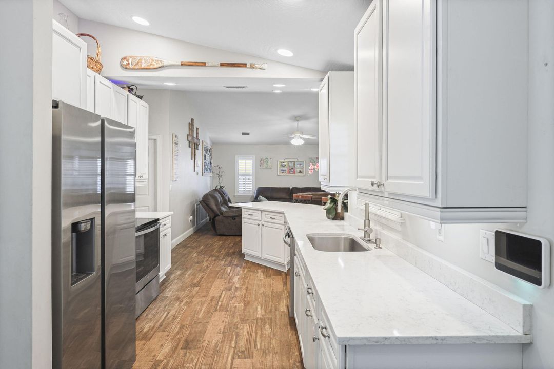 For Sale: $425,000 (3 beds, 2 baths, 1886 Square Feet)