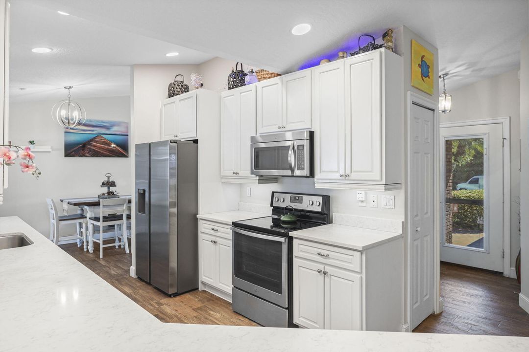 For Sale: $425,000 (3 beds, 2 baths, 1886 Square Feet)