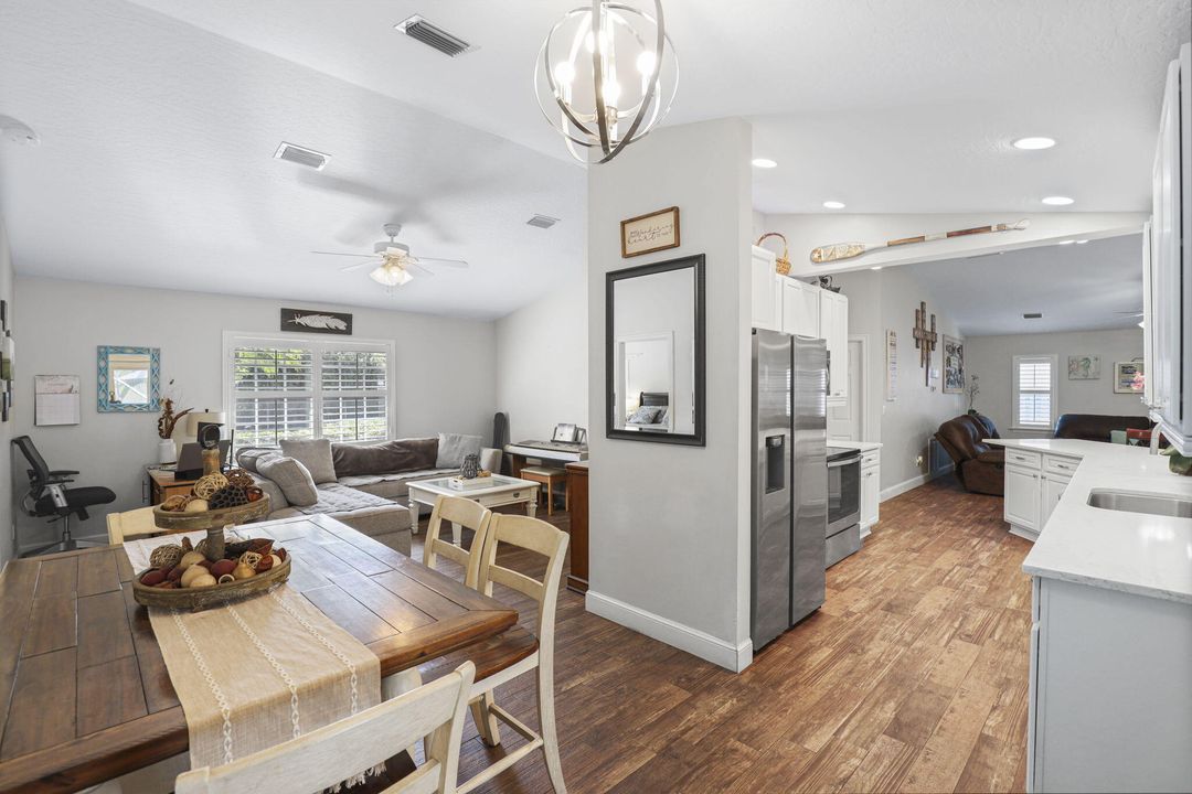 For Sale: $425,000 (3 beds, 2 baths, 1886 Square Feet)