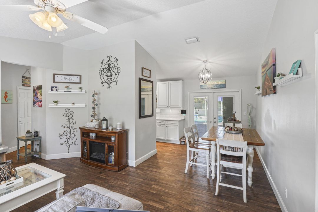 For Sale: $425,000 (3 beds, 2 baths, 1886 Square Feet)