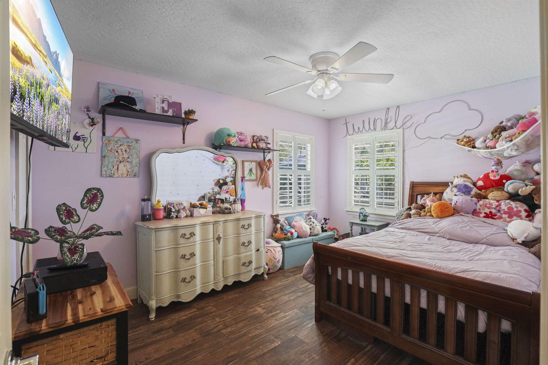 For Sale: $425,000 (3 beds, 2 baths, 1886 Square Feet)