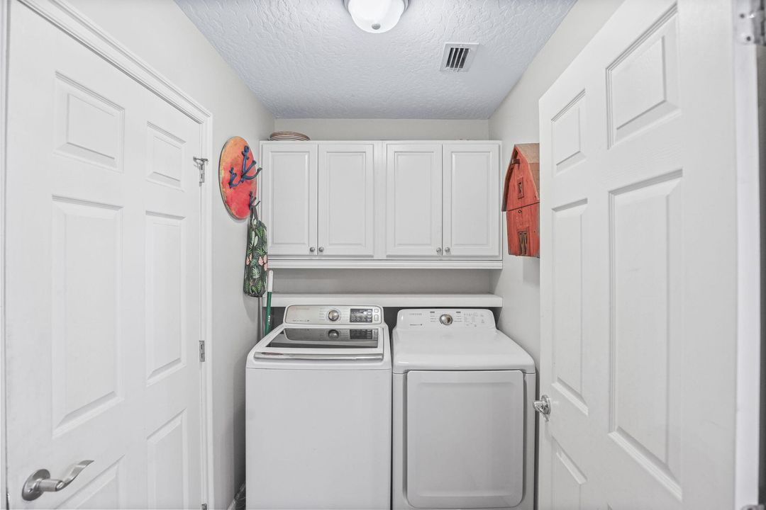 For Sale: $425,000 (3 beds, 2 baths, 1886 Square Feet)